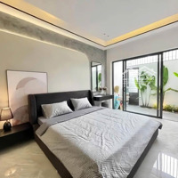 Nhà Nằm Đường Huỳnh Văn Bánh, P15, Phú Nhận. Giá Bán 3,650 Tỷ, Hẻm 4M3, 5 Phòng Ngủ 5 Vệ Sinh Ban Công, Sân Thượng