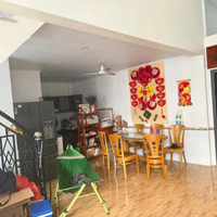 Bán Nhà Trệt Lầu Sát Đường Nguyễn Trãi Vào 50 M , Phường Dĩ An