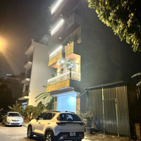 Bán Gấp Đất Đẹp Phố Việt Hưng - 115M - Ngõ Thông - Ô Tô Vào Nhà Chỉ 12.8 Tỷ