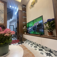 Bán Nhà Riêng Trung Tâm Đống Đa, Ngõ Nông Gần Phố, 30M 5T 3 Phòng Ngủ Chỉ 6,6 Tỷ .
