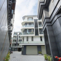 Nguyên Hồng - Đống Đa. Biệt Thự Song Lập Đẳng Cấp Thượng Lưu. Khu Nhà Giầu Cực Víp Sang Xịn Ở Sướng