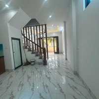 Bán Nhà Khu Tt Viện Ngô Thị Trấn Phùng Lô Góc Oto Ngủ Trong Nhà .39,9 M2 Giá Bán 5.2 Tỷ.