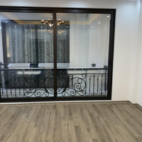 Nhà Mới Yên Hoà_7.6 Tỷ_Thoáng Sang_ Nội Thất Đẹp_30M2_5 Tầng.