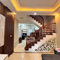 Bán Nhà Lĩnh Nam,Diện Tích45M X 5Tầng, Hơn 6Tỷ, Vị Trí Đẹp, Gần Ô Tô Tránh, Full Nội Thất, Nhà Đẹp Mê Ly