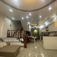 Bán Nhà Gốc Dân Hồ Sen Ô Tô Đỗ Tận Cửa Ngày Đêm Vị Trí Đẹp