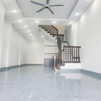 BÁN NHÀ 3 TẦNG GẦN VIMHOMES STAR CITY. VIEW SÔNG MÁT MẺ. Ô TÔ VÀO NHÀ.Gần ĐL HÙNG VƯƠNG