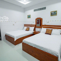 Cho Thuê Khách Sạn Mặt Tiền Đường Mê Linh Giá Chỉ 40 Triệu/ Tháng