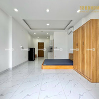 Siêu Phẩm Căn Hộ Ban Công Siêu Thoáng - Full Nội Thất - Giặt Riêng Ngay Nguyễn Sơn, Tân Phú