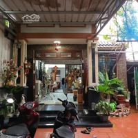 Nhà 1 Trệt 1 Lầu - Hẻm Xe Hơi Gần Đt743, Bình Chuẩn, Giá Chỉ 2.8 Tỷ! Nội Thất Gỗ Quý