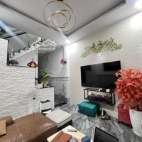 Nhà Đẹp Tặng Full Nội Thất Cao Cấp - Đường Xe Tải Tránh Nhau - Hoàn Công _ Tăng Nhơn Phú A