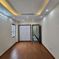 Bán Nhà Bát Khối Mới Cong - 35M2
5 Tầng - Chỉ 5 Tỷ 3 Năm- Thông Cổ Linh, Aon 3 Bước Ra Hồ Điều Hòa