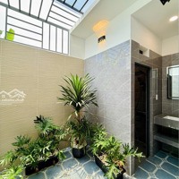 Nhà Khu Vip Có Tới 6 Phòng Ngủrộng Thênh Thang Gần Ngã Tư Ga