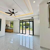 Nhà Đẹp Như Mơ - Căn Góc 2 Mặt Tiền, Full Công Năng, Giá Chỉ 4 Tỷ 2!