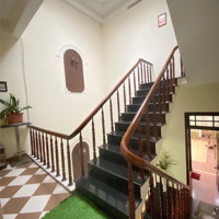 Bán Nhà Mặt Phố Kd Sầm Uất Đường Lê Thanh Nghị, Hướng Đônhg. Gọi Tuyết