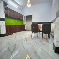 Siêu Phẩm Nhà Đẹp Q1, Trần Quý Khách. 63M². Xây 1 Lầu, Sân Thượng. Hẻm Ô Tô 5M, Giá Bán 4Tỷ 410. Sổ Sẵn