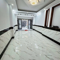 Siêu Phẩm Nhà Đẹp Q1, Trần Quý Khách. 63M². Xây 1 Lầu, Sân Thượng. Hẻm Ô Tô 5M, Giá Bán 4Tỷ 410. Sổ Sẵn