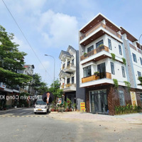 Bán Nhà 2Mt, Hoàn Công, Nhiều Cửa Sổ, Sân Ô Tô, 4 Phòng Ngủ, Đường Chính Kdc P.bình Chuẩn, Thuận An