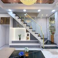 Nhà lầu rộng đậu ô tô trong nhà, khu cán bộ giáo viên Đại Học Cần Thơ