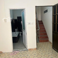 Nhà Riêng Cho Thuê Tại Đường Nguyễn Văn Cừ, 15 Triệu, 80 M2, 2 Phòng Ngủ 3Wc
