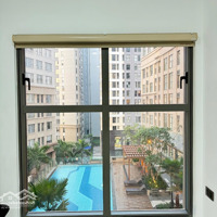Cho Thuê Văn Phòng Dài Hạn Căn Officetel View Trực Diện Hồ Bơi Tầng 5.