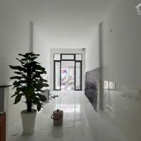 BÁN NHÀ CẤP 4 CÓ SÂN Ô TÔ – HẺM 2/4, VĨNH HÒA, NHA TRANG – CHỈ 2,75 TỶ