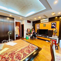 Bán Nhà Phố Nguyễn Văn Huyên - Cầu Giấy .Diện Tích43M Xây 5 Tầng To Đẹp Giá Bán 8,2 Tỷ.