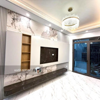 Nhà Đẹp Ở Ngay Phố Thịnh Quang 4 Tầng 40M2 Hiện Đại - Trung Tâm Đống Đa - Chỉ Hơn 7 Tỷ!