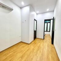 Bán nhà tập thể phố Hồng Mai, Hai Bà Trưng DTSD 70M, 3 ngủ, 2vs giá 2.75 tỷ, 25m ra ô tô