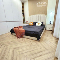 Bán Nhà Ngõ Mai Hương
 Diện Tích: 37 M *5 Tầng ,Mặt Tiền4.3 M Giá Bán 8 Tỷ Hai Bà Trưng Công Chúa Ngủ Trong .....