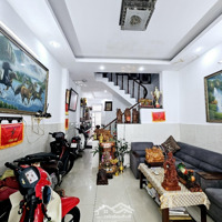 Bán Nhà Trệt 2 Lầu Có Hoàn Công Ngay Trần Hưng Đạo Chợ Dĩ An Sân Xe Hơi 7C 3 Phòng Ngủ Nhà Xây Ở