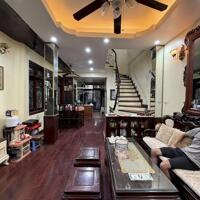 Cần bán gấp siêu phẩm phân lô Trần Quốc Hoàn 55m2, 5T, lô góc 3 mặt thoáng, ô tô tránh