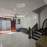 Trung Tâm Gia Thụy, Nhà Mới Thiết Kế Hiện Đại, Cạnh Bãi Xe Ô Tô