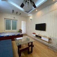 Cho thuê căn  hộ Tập thể tầng 4 Phương Mai 45m2, 5.5  Triệu ở gđ, nhóm, KD online