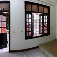 Cho thuê nhà ngõ nông, 69 Hoàng Văn Thái 3 tầng, 30m2, 2 ngủ, 8.5 Triệu ở gia đình