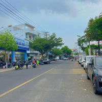 Nhà Cấp 4 Đáng Để Mua Vì Vị Trí Đẹp- Giá Quá Rẻ- Đồi Diện Công Viên Ngay Vòng Xoay- Có Dòng Tiền