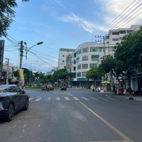 Nhà Cấp 4 Đáng Để Mua Vì Vị Trí Đẹp- Giá Quá Rẻ- Đồi Diện Công Viên Ngay Vòng Xoay- Có Dòng Tiền