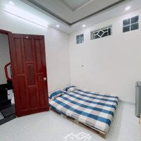 Phòng Giá Sinh Viên Chỉ 3,8 Triệu Liền Kề Phố Ẩm Thực Phan Xích Long
