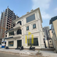 Cho Thuê Căn Góc Sàn Trống - Có Thang Máy Giá Bán 65 Triệu
