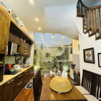 Nhà Đẹp Đội Cấn, 70M2 4T Dân Xây, Ngõ Thông 2 Thoáng, Ô Chờ Thang Máy, 18.8Tỷ