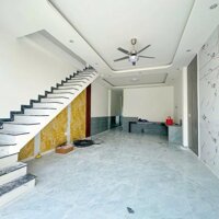 BÁN NHÀ LẦU CÁCH BỬU LONG 7 PHÚT DI CHUYỂN