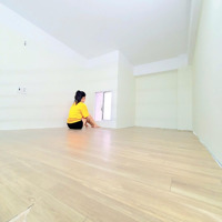 Phòng Trống Gác Cao Ngay Sau Etown Cộng Hoà