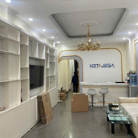 Cho Thuê Nhà Mặt Phố Lê Ngọc Hân:diện Tích80M2 X 4 Tầng,Mặt Tiền5M, Thông Sàn, Thang Máy, Giá: 55 Triệu