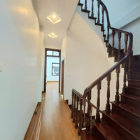 Cho Thuê Nhà Dương Quảng Hàm -Cầu Giấy. Diện Tích: 50M2 X5T.đủ Điều Hòa,Ô Tô 7 Chỗ Vào Nhà,Ở Vp.giá 15 Triệu