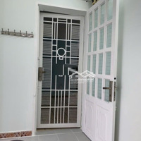 = Cho Thuê Căn Hộ Chung Cư Hòa Bình - Quận 10 :Diện Tích60M2. 2 Phòng Ngủgiá Bán 10 Tr Liên Hệ: 0909.563.784 Hưng