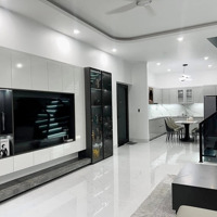 Loaa! Căn Nhà Trống Hẻm Đẹp 4M Ngay Quận 10 Giá Bán 3Ty650 | 54M2 | Tại Đường Hoà Hảo Gần Chợ An Đông