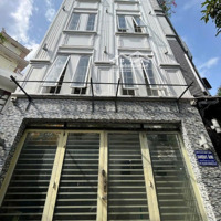 - Bán Nhà Trần Khánh Dư Q1 - 43M2. A4 - 5 Tầng - Hẻm Kinh Doanh Ô Tô 7 Chỗ Trước + Hẻm Ba Gác Sau.