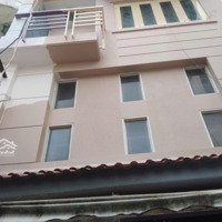 Cho Thuê Nguyên Căn Nhà Trung Tâm Q3.Diện Tích30M2