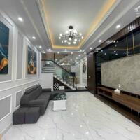 Cho thuê nhà phố Văn Cao, DT: 58m2, 4 phòng ngủ.