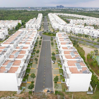 Cho Thuê Gấp Bt 4 Phòng Ngủ 110 Triệu, 186M2 Tại Đường 990, Q9, Tp. Hcm