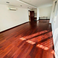 Cho Thuê Siêu Biệt Thự 226/5A Huỳnh Văn Bánh - 9.5 X 22M - Vị Trí Đẹp Xe Hơi Đậu Thoải Mái - Pn